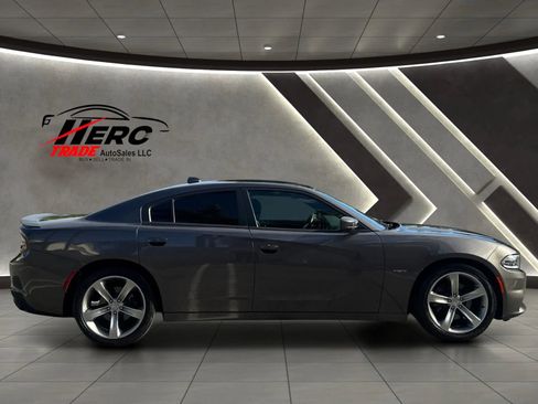Used 2015 Dodge Charger R/T RWD image 3
