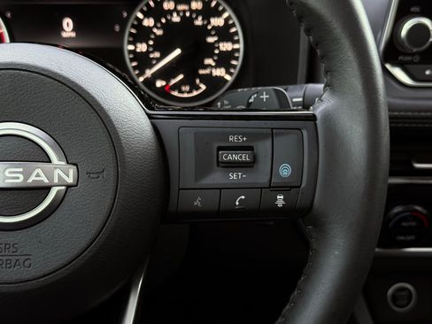 Used 2022 Nissan Rogue SV w/ SV Premium Package image 35