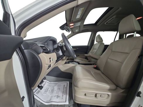 Used 2017 Honda Pilot Touring image 9
