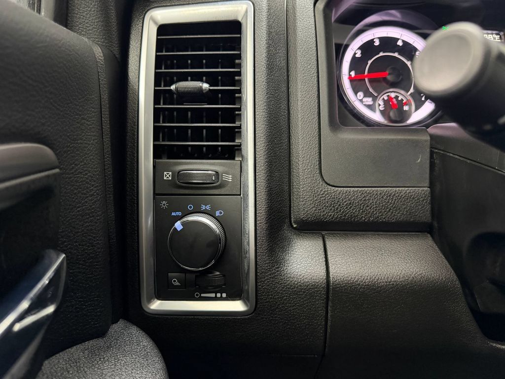 Used 2022 RAM 1500 Warlock AWD/4WD image 33