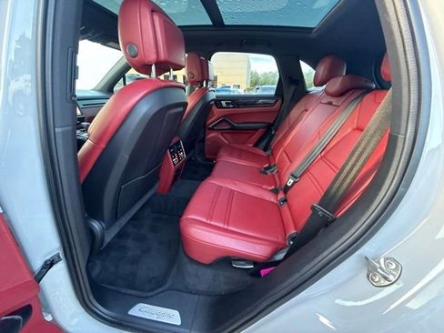 Used 2021 Porsche Cayenne S w/ Premium Package Plus AWD/4WD image 5