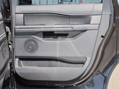 Used 2024 Ford Expedition Max XLT image 35