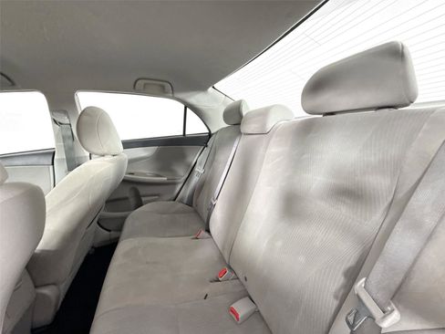 Used 2013 Toyota Corolla LE FWD image 25