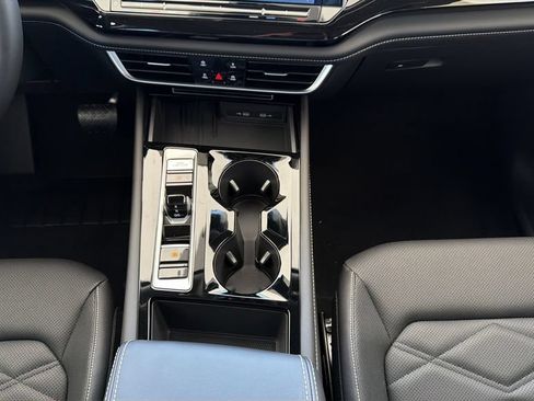 New 2026 Volkswagen Atlas SE FWD image 19