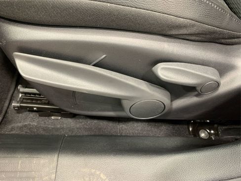 Used 2025 Jeep Compass Latitude w/ Altitude Special Edition image 17