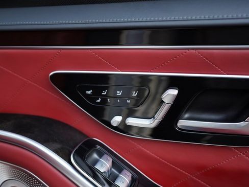 Used 2022 Mercedes-Benz S 580 4MATIC Sedan w/ Rear Seat Package image 41