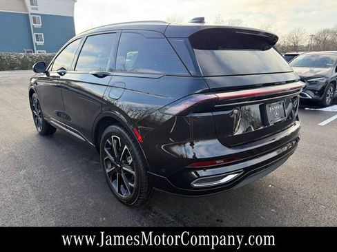 Used 2024 Lincoln Nautilus Reserve image 7