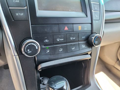 Used 2015 Toyota Camry LE FWD image 18