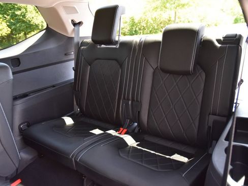 Used 2025 Volkswagen Atlas SEL Premium R-Line AWD/4WD image 32