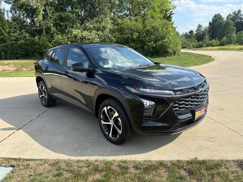 Used 2024 Chevrolet Trax RS w/ Driver Confidence Package FWD image 11