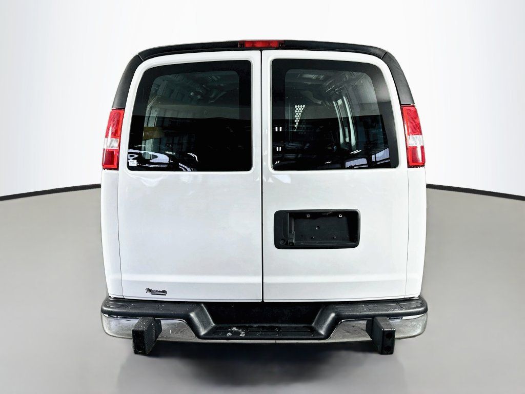 Used 2022 Chevrolet Express 2500 w/ Driver Convenience Package RWD image 6