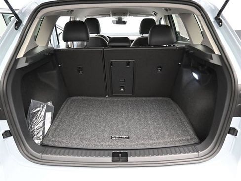 New 2026 Volkswagen Taos SE image 12