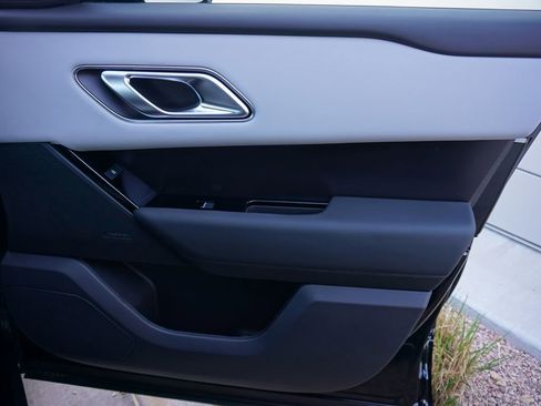 New 2026 Land Rover Range Rover Velar Dynamic SE image 21