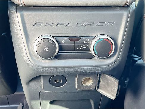 Used 2025 Ford Explorer Active w/ Active Comfort Package AWD/4WD image 26