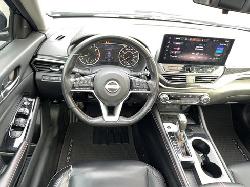 Used 2024 Nissan Altima 2.5 SR w/ SR Premium Package image 16