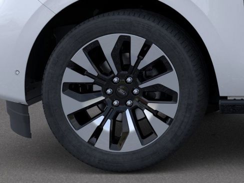 New 2025 Ford Expedition Max Platinum w/ Driver's Package image 19