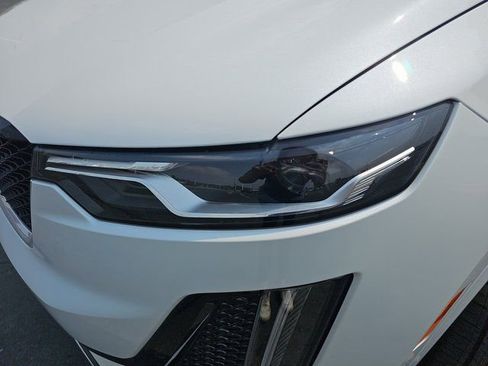 Used 2025 Cadillac XT6 Sport w/ Technology Package image 34