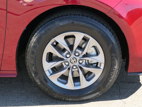 Used 2023 Toyota Sienna LE image 25