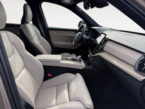 New 2026 Volvo XC90 B6 Ultra w/ Lounge Package image 14