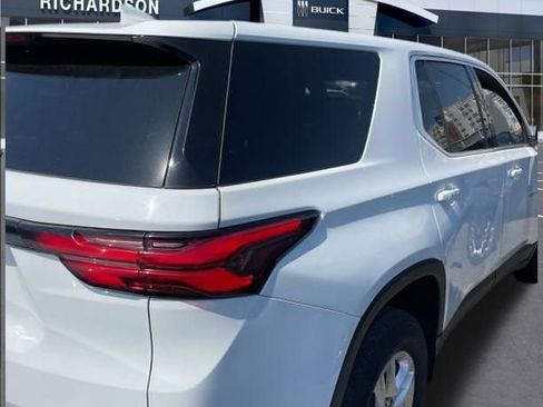 Used 2023 Chevrolet Traverse LS AWD/4WD image 6