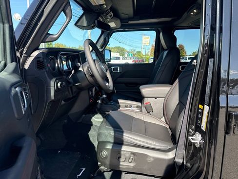 New 2027 Jeep Wrangler Unlimited Rubicon AWD/4WD image 17