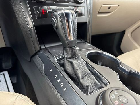 Used 2018 Ford Explorer XLT w/ Equipment Group 202A image 41