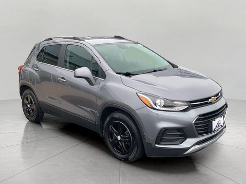 Used 2020 Chevrolet Trax LT w/ LT Convenience Package FWD image 1