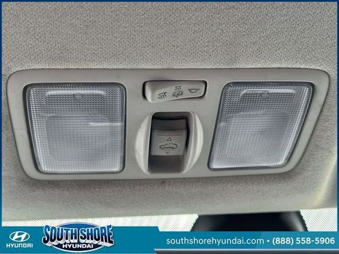 Certified 2022 Hyundai Venue SEL image 34