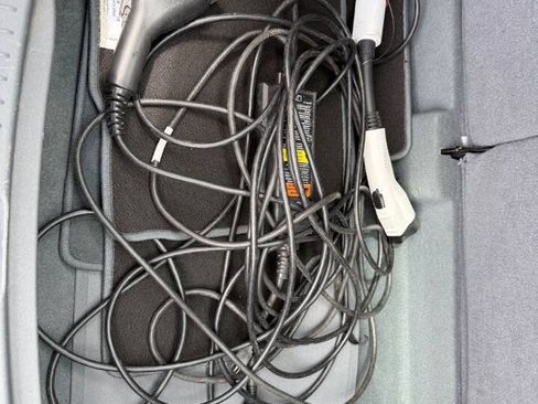 Used 2018 Chevrolet Bolt LT FWD image 27