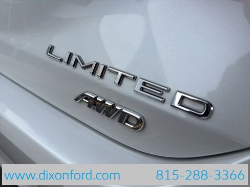 Used 2021 Toyota Avalon Limited image 27