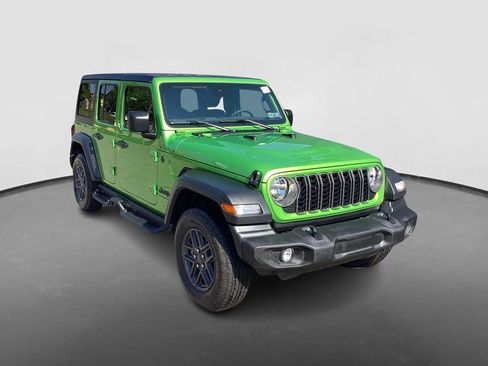 Used 2025 Jeep Wrangler Unlimited Sport AWD/4WD image 3