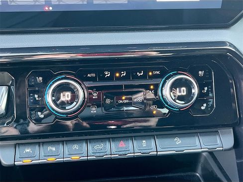 Used 2024 GMC Sierra 1500 AT4 w/ Technology Package image 20