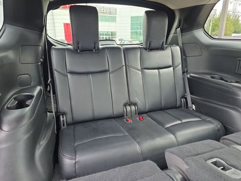 Used 2018 Nissan Pathfinder SL image 14