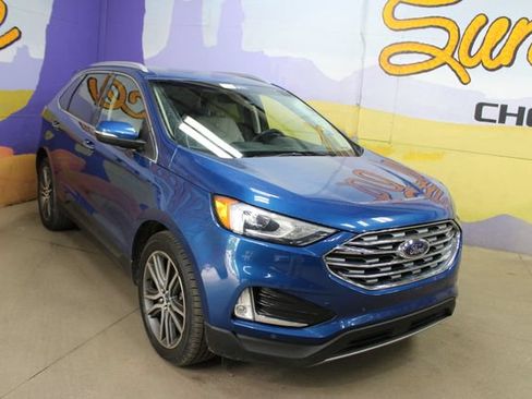 Used 2020 Ford Edge Titanium AWD/4WD image 2