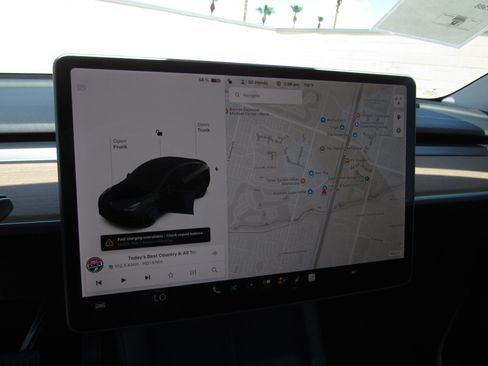 Used 2021 Tesla Model Y Long Range AWD/4WD image 15