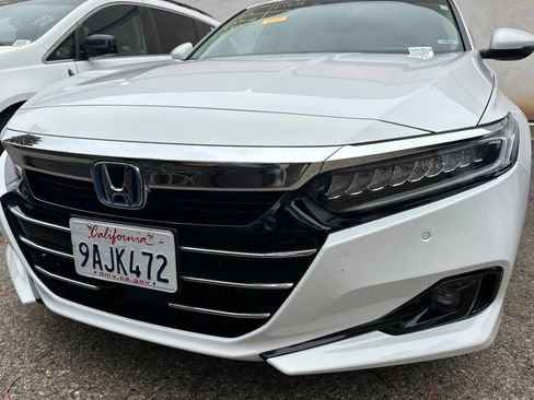 Used 2022 Honda Accord Touring image 3
