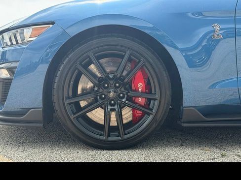 Used 2021 Ford Mustang Shelby GT500 w/ Technology Package RWD image 2