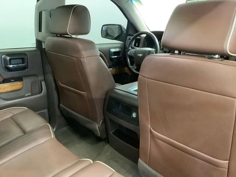 Used 2018 Chevrolet Silverado 1500 High Country w/ High Desert Package image 32