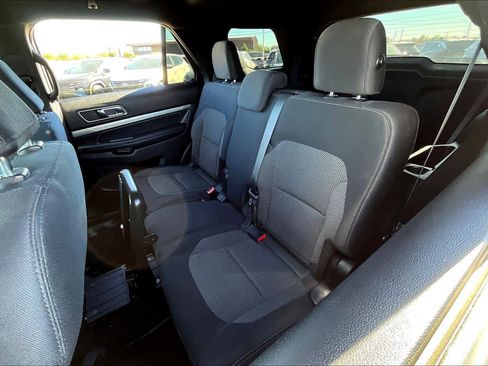 Used 2019 Ford Explorer XLT image 20