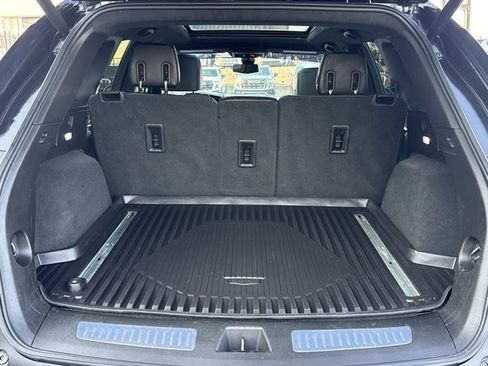 Used 2018 Cadillac XT5 Platinum w/ Driver Assist Package AWD/4WD image 10