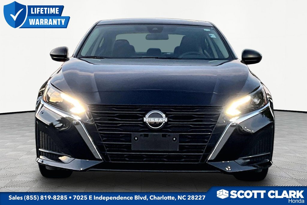 Used 2025 Nissan Altima 2.5 SV AWD/4WD image 2