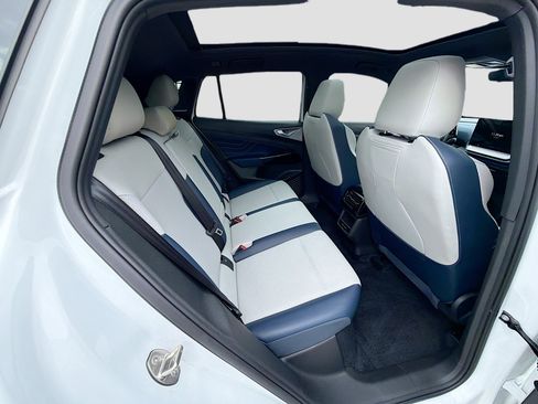 Certified 2025 Volkswagen ID.4 Pro S w/ ID.4 Black Package image 29