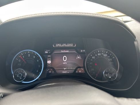 Used 2025 RAM 1500 Laramie AWD/4WD image 26