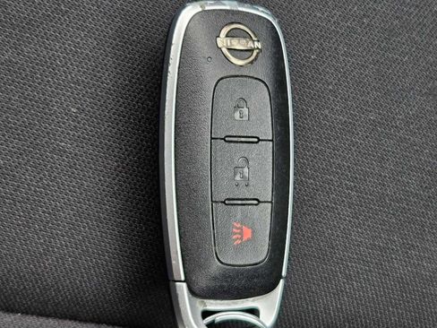 Used 2024 Nissan Rogue S FWD image 34