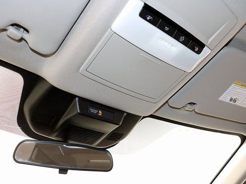 Used 2023 Nissan Rogue S image 21