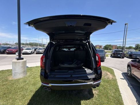 New 2026 GMC Yukon Denali w/ Denali Reserve Package AWD/4WD image 21