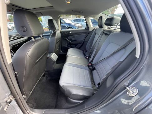 Used 2025 Volkswagen Jetta SE image 20