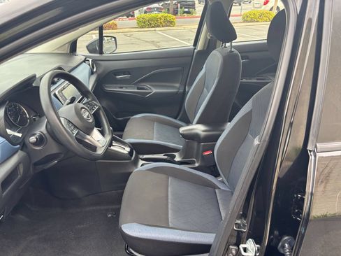Used 2025 Nissan Versa SV FWD image 20