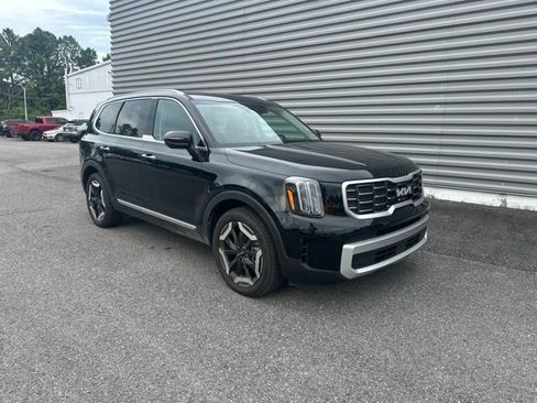 Used 2025 Kia Telluride S AWD/4WD image 3