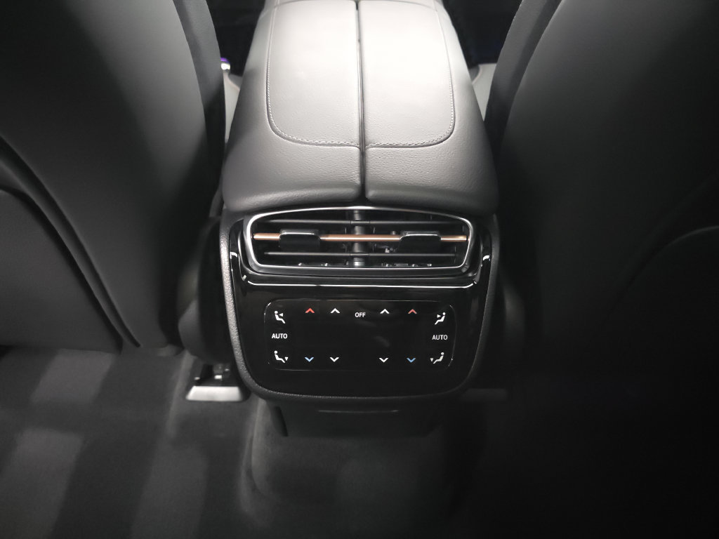 Certified 2024 Mercedes-Benz EQE AMG 4MATIC SUV w/ AMG Dynamic Plus Package image 28